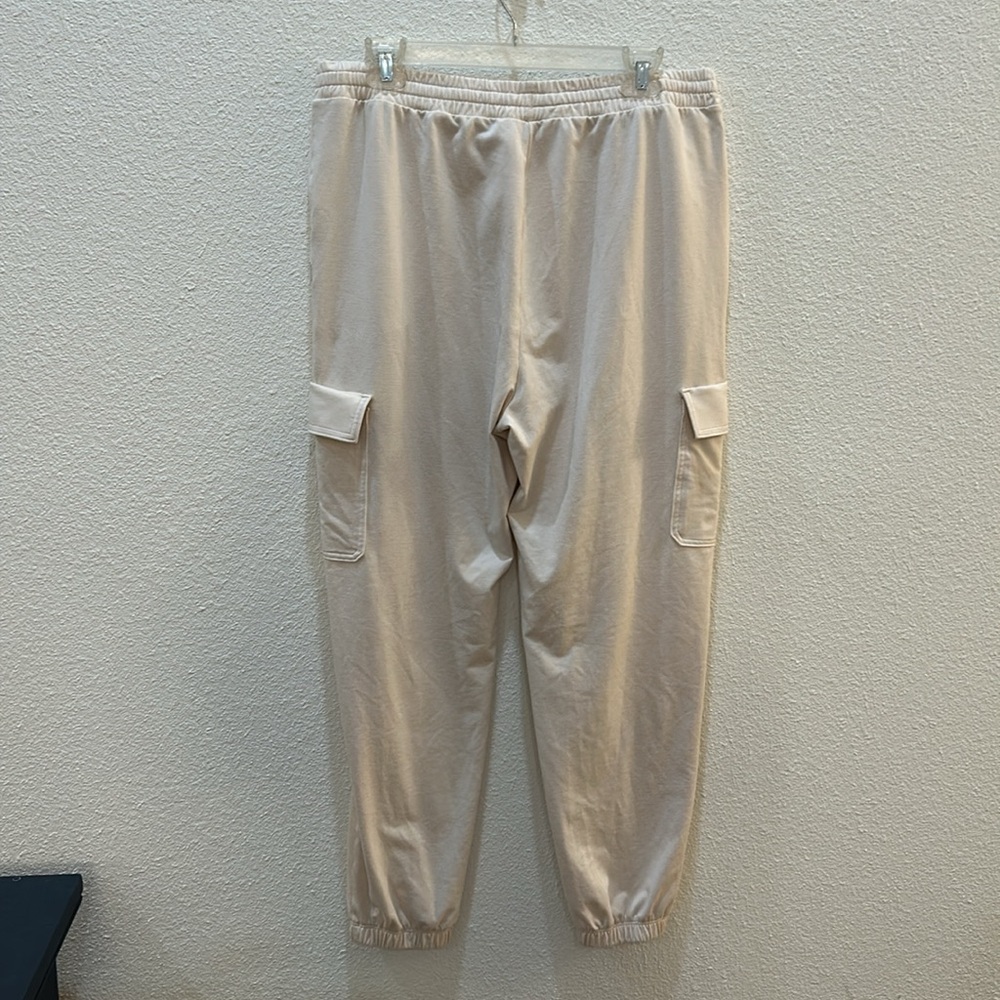 Vuori Joggers Size Large - Picture 12 of 16